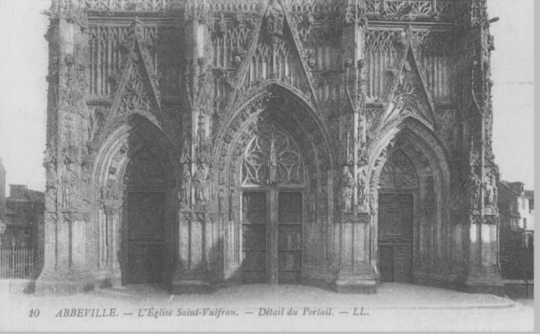 L'église Saint-Wulfran - Détail du portail