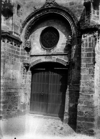 Eglise d'Hangest-sur-Somme, vue de détail : le portail
