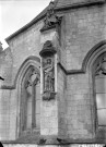 Eglise, pilier extérieur avec statue Ecce Homo