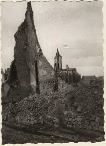 Amiens. L'église Saint-Germain après les bombardements de 1940