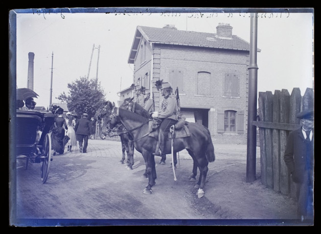 Chasseur à cheval aux courses - juillet 1901