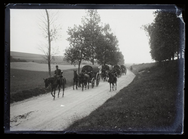 Manoeuvres du service de santé - 3e jour - août 1905 - route de Cagny