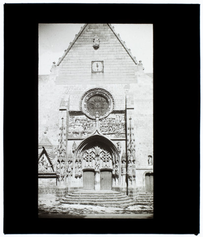 Eglise de Mailly : le portail (Somme)