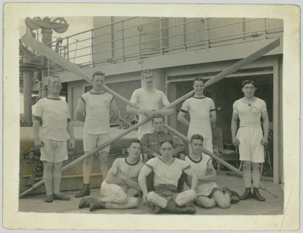 THE "ESSEQUIBO" R.A.M.C. ROWING TEAM. AUG. 1917