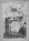 Eglise, vue extérieure : le portail du XIIe siècle