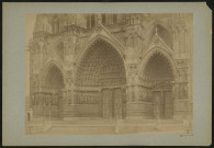 Amiens. Vue sur le portail occidental de la cathédrale