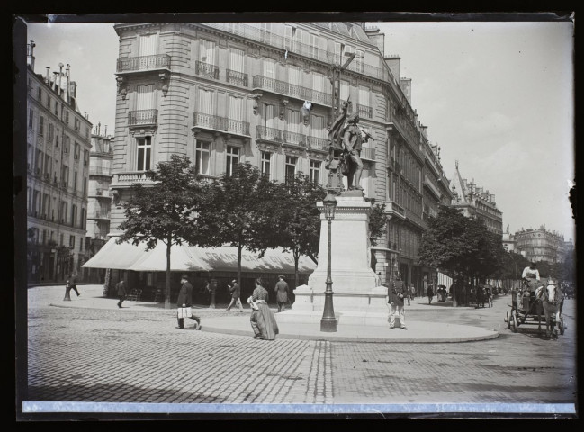 60 - Paris - statue de l'inventeur du télégraphe - boulevard Saint-Germain - juillet 1894