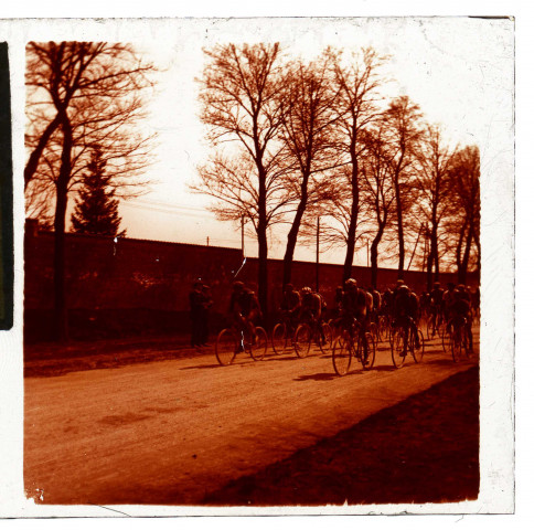 Course cycliste route de Paris à Amiens