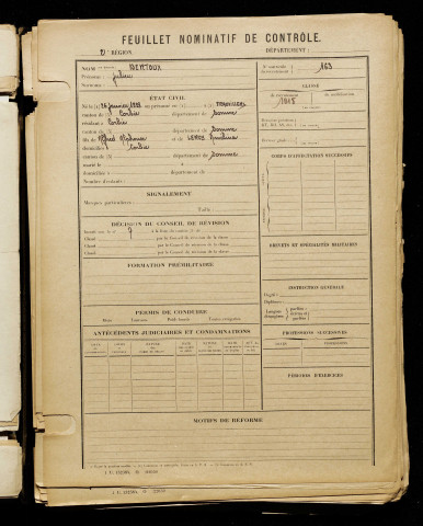 Bertoux, Julien, né le 26 janvier 1898 à Franvillers (Somme), classe 1918, matricule n° 163, Bureau de recrutement d'Amiens