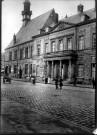 L'hôtel de ville de Péronne avant les destructions de la Grande Guerre: la façade latérale