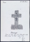 Pierregot : croix de grès près de la chapelle - (Reproduction interdite sans autorisation - © Claude Piette)