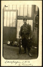 Portrait du soldat Gustave Lecomte du 70e Régiment d'Infanterie avec son pactage militaire. Mention : "Campagne 1914. G. Lecomte"