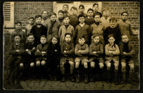Photographie de groupe des élèves de l'école de garçons de Vignacourt