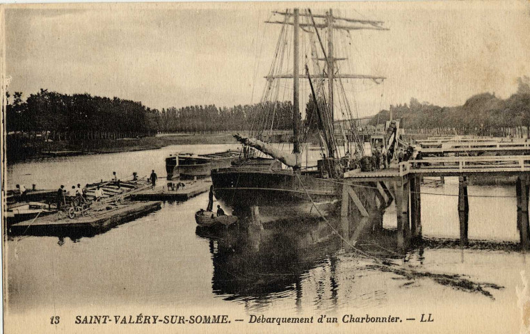 Saint-Valery-sur-Somme. Débarquement d'un charbonnier