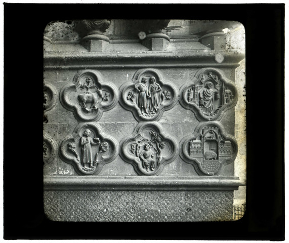 Amiens. La cathédrale. Médaillons