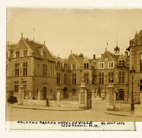 Orléans. Façade de l'hôtel de ville, 1530, Renais (M.H.)
