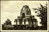 Carte postale intitulée "Thiepval Memorial from the North East"