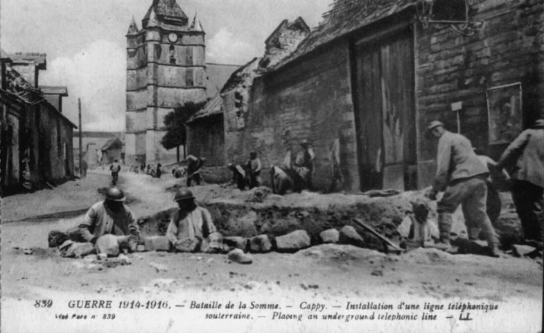 Bataille de la Somme - Installation d'une ligne téléphonique souterraine