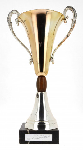 Coupe "Tournoi de football de la J.S.Q., 1er mai 1978" offerte par R. Dengreville (hauteur : 33,3 cm)