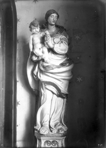 Eglise de Villers-Campsart : statue de la Vierge à l'Enfant