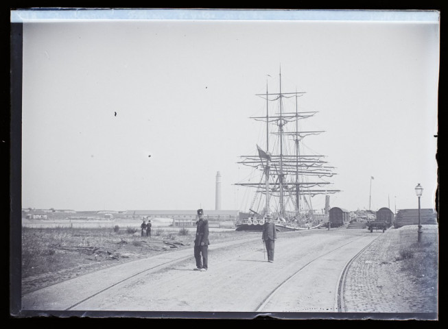 218 - Dunkerque - bateaux vue prise quai du (&) - juillet 1898
