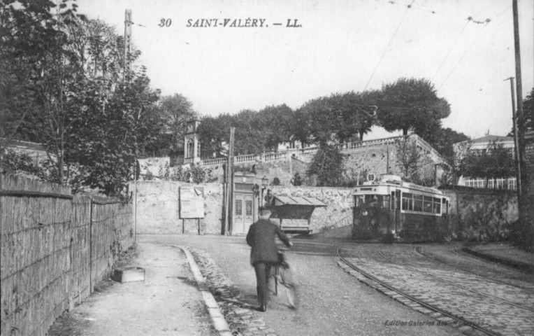 Une rue, le tramway n° 69
