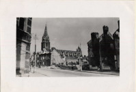 Amiens. L'église Saint-Pierre après les bombardements de 1940