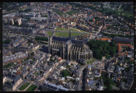 Amiens. Vue aérienne. La cathédrale Notre-Dame