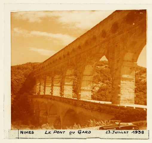Nîmes. Le pont du Gard