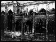 Amiens. Un église après les bombardements