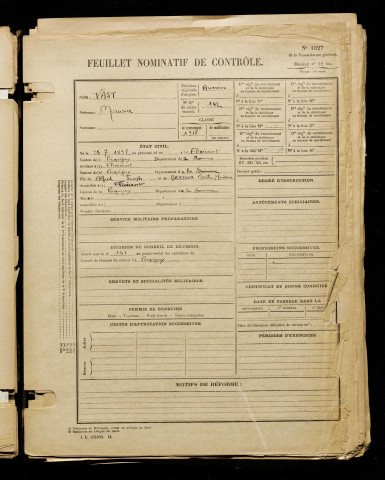 Vast, Maurice, né le 28 juillet 1898 à Flixecourt (Somme), classe 1918, matricule n° 142, Bureau de recrutement d'Amiens