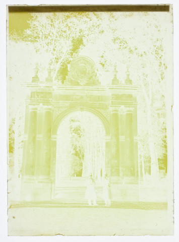 Bergues - la porte près de la tour - octobre 1899