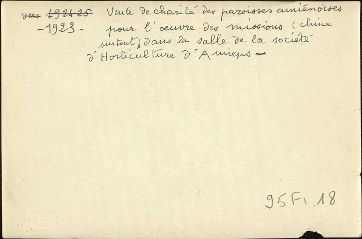 Amiens (Somme). Vente de charité des paroisses amiénoises pour l'oeuvre des missions, notamment en Chine, organisée dans la salle de la société d'Horticulture d'Amiens