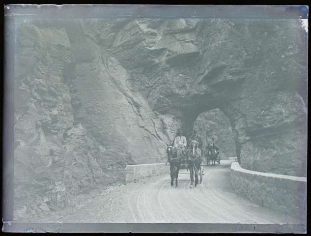 Route de Péone à Guillaumes - avril 1905 (Le photographe a indiqué qu'il s'agissait de la Route de Péone à Guillaumes mais il s'agit vraisemblablement des gorges de Daluis entre Daluis et Guillaumes)