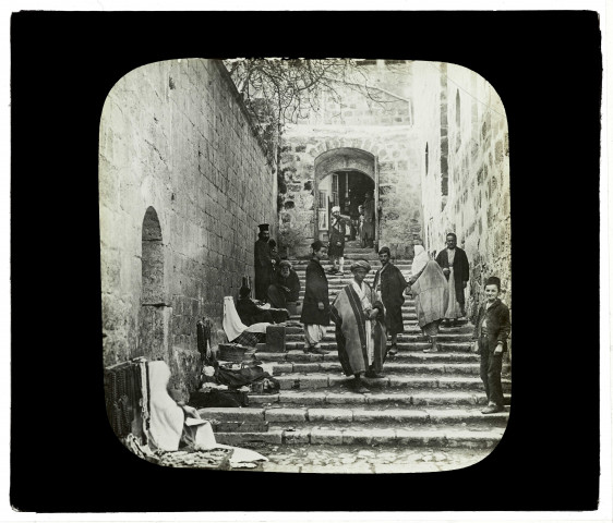 Jérusalem. Escaliers conduisant au Saint-Sépulcre
