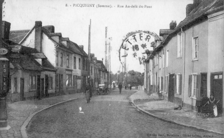 Rue au-delà du pont
