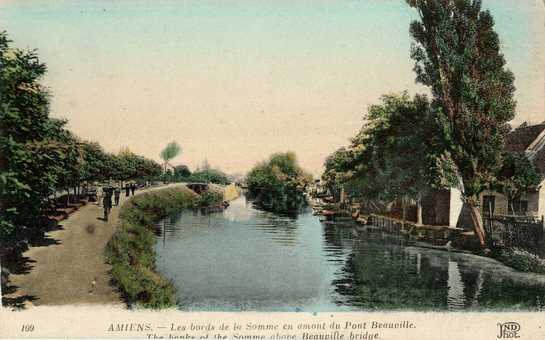 Amiens. Les bords de la Somme an amont du Pont Beauville. The banks of the Somme above Beauville bridge