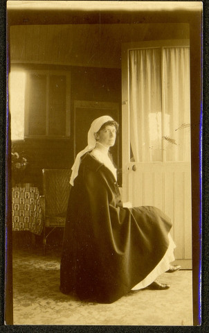 Portrait de Madame Murat, infirmière au sein de l'équipe de Madame Panas, de la Société de Secours aux Blessés Militaires