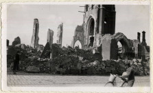 Amiens. L'église Saint-Honoré après les bombardements de 1940
