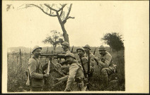 Guerre, France 1914-15-16. Mitrailleurs français prenant la pose