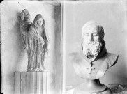 Statue de la Vierge et un buste