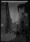 [Les photographes de la Société photographique de Picardie dans les rues de Venise : angle de la place Saint-Marc et de la rue de Pedacci]