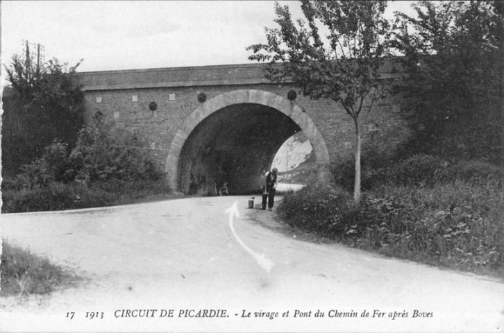 Circuit de Picardie - Le virage et Pont du Chemin de Fer après Boves