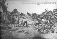 La guerre 1914-1917 - Nos soldats dans le village repris à l'ennemi - Our soldiers in the village re-taken from the ennemy