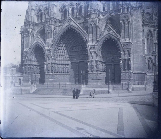 Amiens (Somme). Portail de la cathédrale Notre-Dame