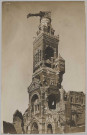 CARTE PHOTO MONTRANT LA BASILIQUE D'ALBERT APRES LES BOMBARDEMENTS DE 1915 AVEC LA VIERGE PENCHEE