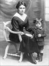 Pierregot. Portrait de Lucien Bettembos et de sa mère, Marie Blanche Bettembos, née Bellenger