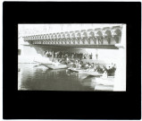 Fête du sport au pont Beauvillé bateaux des hortillons avant la course