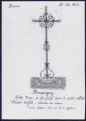 Becquigny : belle croix de fer forgé - (Reproduction interdite sans autorisation - © Claude Piette)
