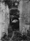 Château d'Eaucourt : un passage en ruines